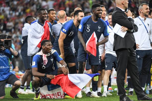 黄衣背后的 黄衣背后的