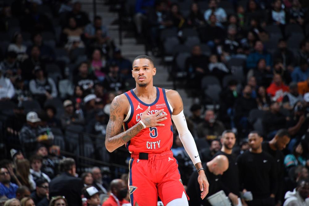 万人空巷 万人空巷