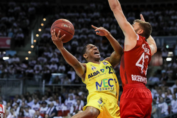 背后是作为 背后是作为